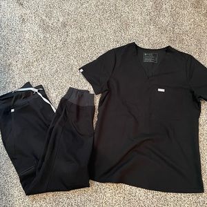 FIGS Scrubs in Black